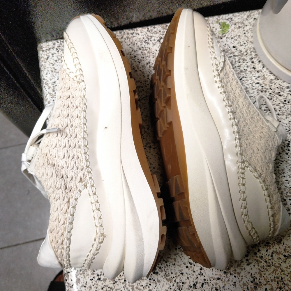 Shoes - Picture 6 of 8